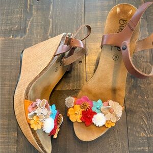 Stylish Floral Wedge floral  Sandals size 9